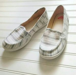 roxy women's minnow slip on sneaker